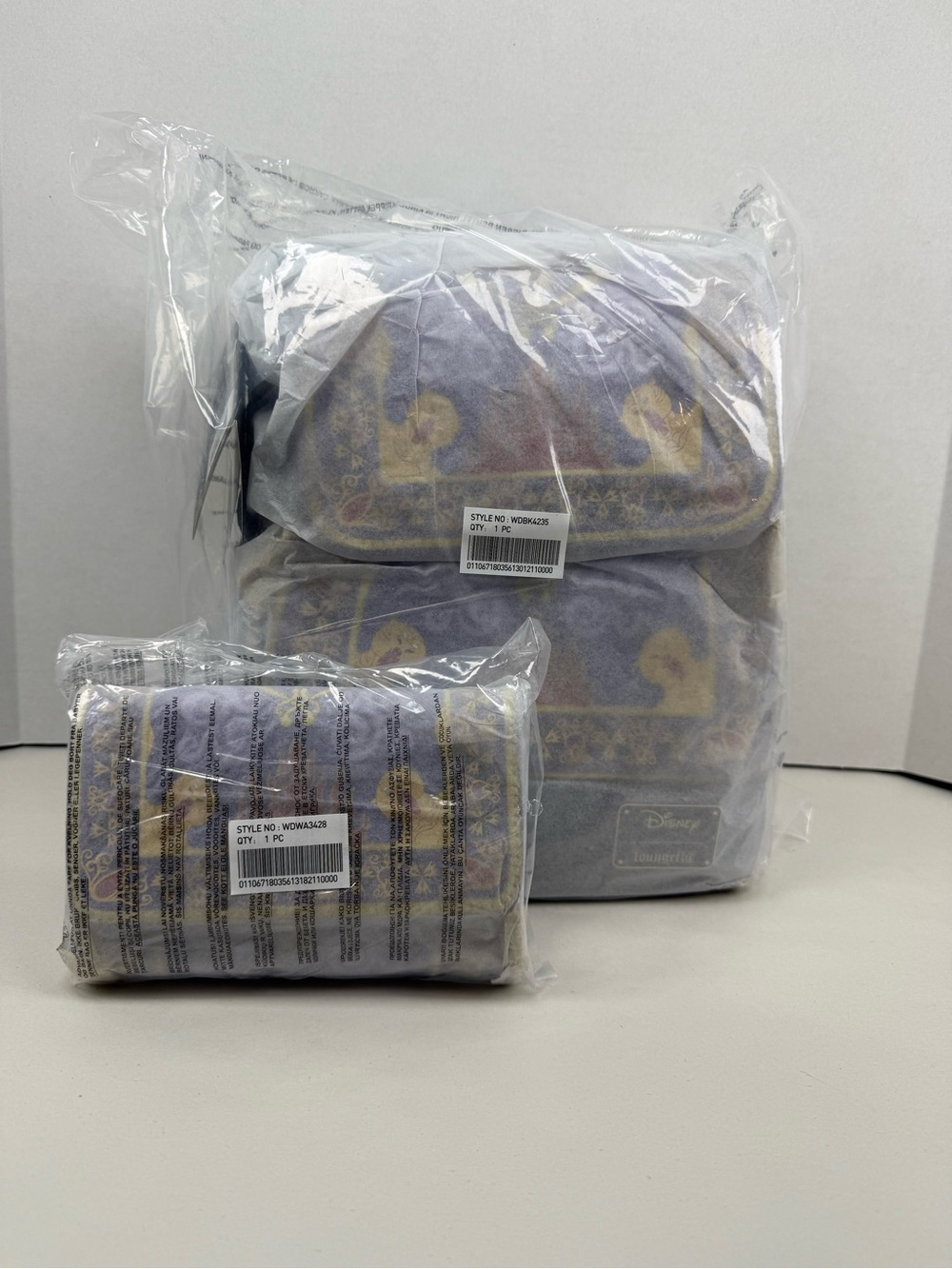 Loungefly Aladdin Exclusive Magic Carpet
Drawstring Mini Backpack & Wallet - Picture 14 of 14